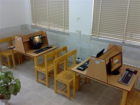 بخش اطلاع رسانی و اینترنت کتابخانه